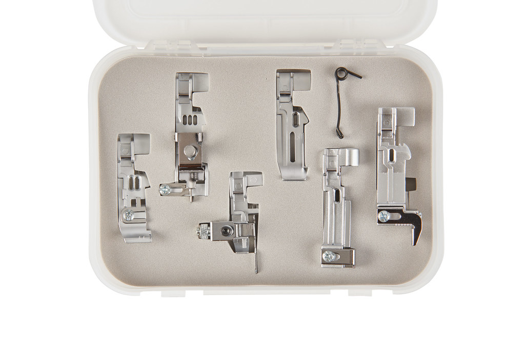 Bernette Набор оверлочных лапок (6шт) Funlock b44, b48 и Airlock b64, b68