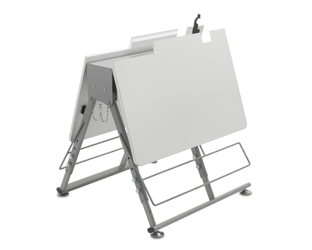 Машина для стежки BERNINA Q16 на столе