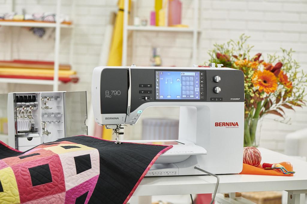 Швейная машина Bernina B790 Pro