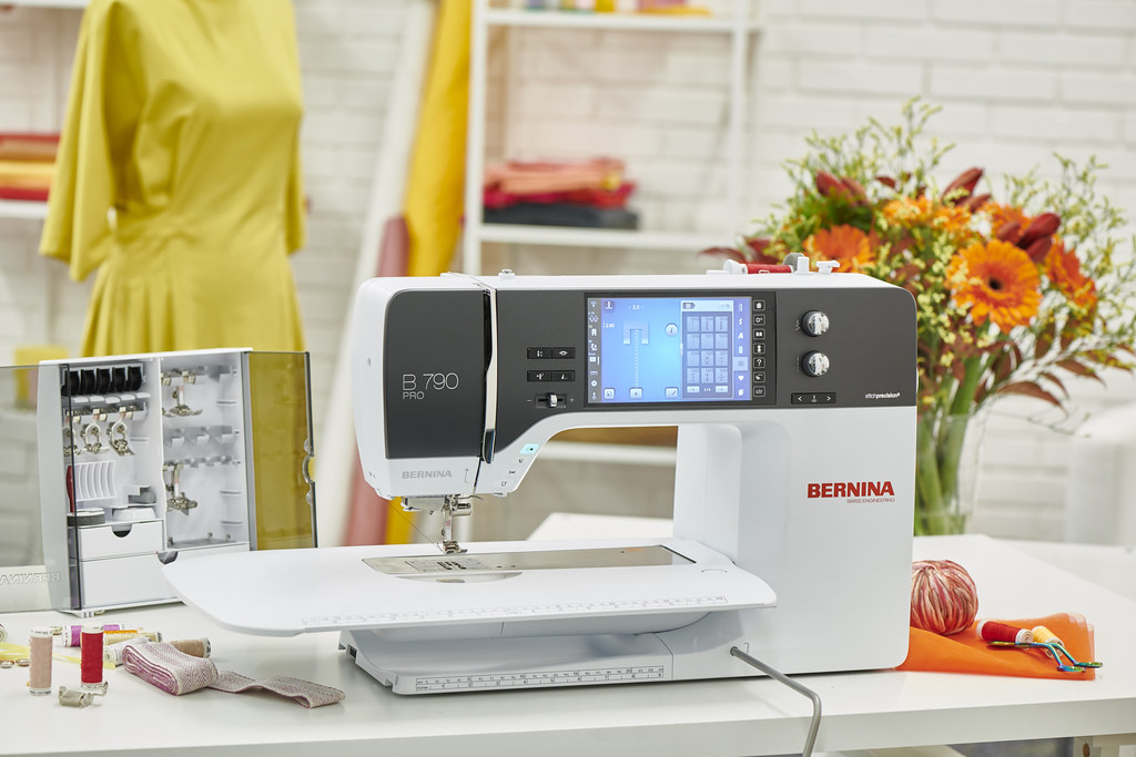 Швейная машина Bernina B790 Pro