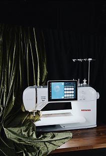 Швейно-вышивальная машина BERNINA B990 Швейно-вышивальная машина BERNINA B990