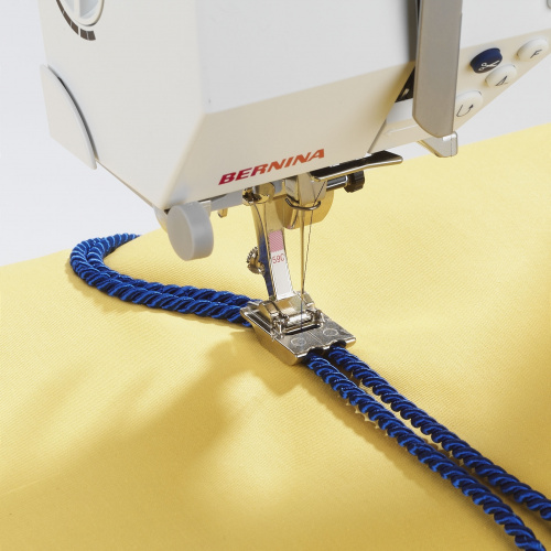  Bernina Лапка для шв.маш.№60C двойная для вшив.шнуров 7-8мм
