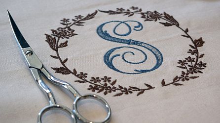 СТЫКОВКА ДИЗАЙНОВ МАШИННОЙ ВЫШИВКИ