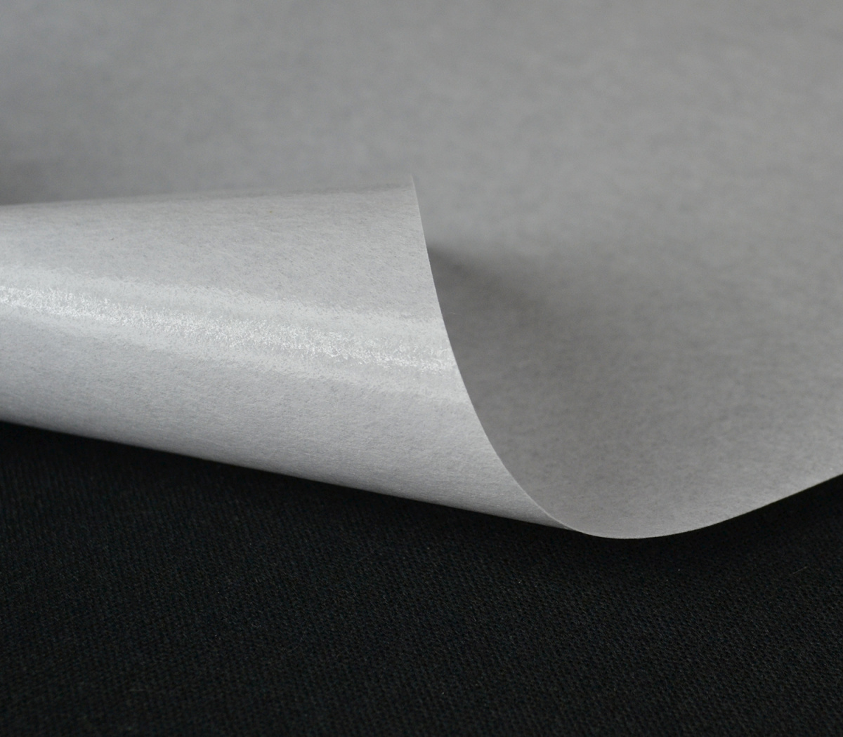 Флизелин Aurora 70K клеевой отрывной 100см