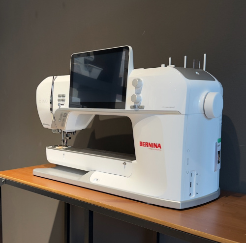 Швейно-вышивальная машина BERNINA B990 