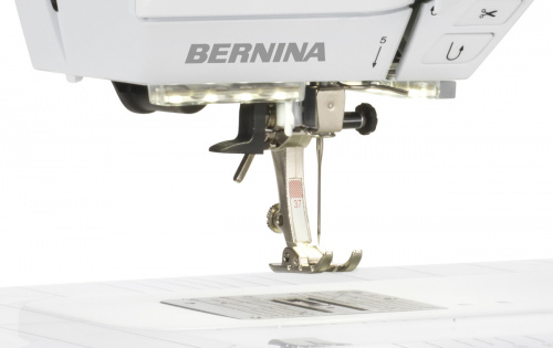 Швейная машина BERNINA 475 QE 