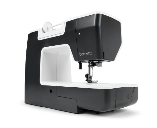 Швейная машина BERNETTE b38 