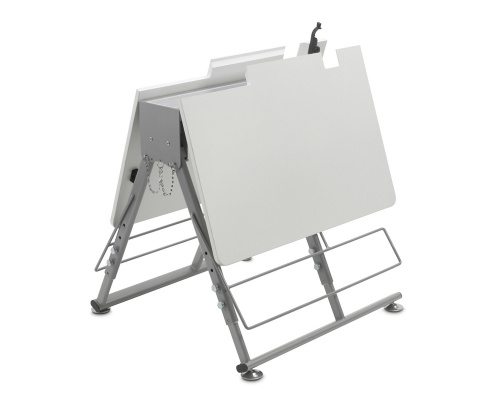 Машина для стежки BERNINA Q16 на столе