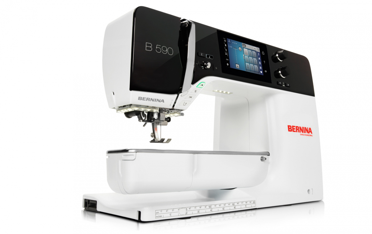 Швейная машина BERNINA 590 