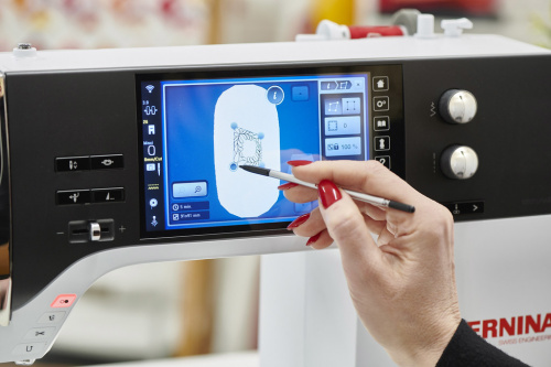 Швейно-вышивальная машина Bernina B790 Pro