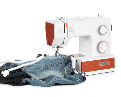 Швейная машина BERNETTE b 05 CRAFTER 