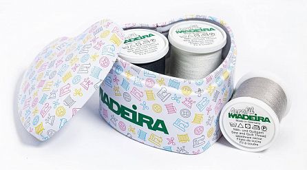 Madeira Набор Aerofil №120 жестяная коробочка "Сердце"/Heart Box