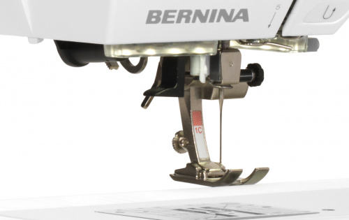 Швейная машина BERNINA 570 QE new 