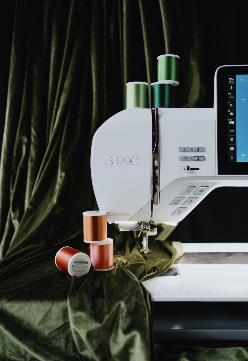 Швейно-вышивальная машина BERNINA B990 